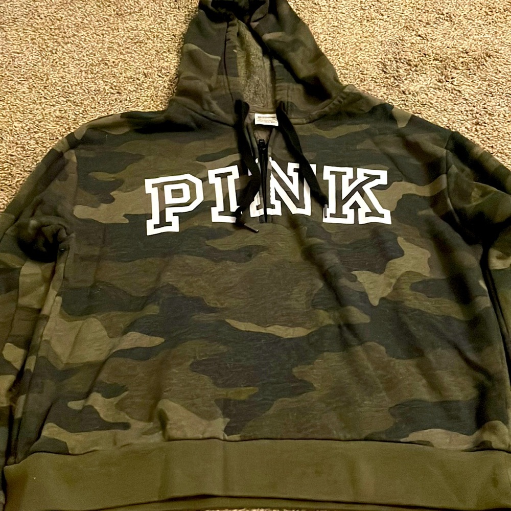 VS Camo Half Zip Hoodie